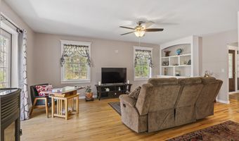 80 Maple St, Acton, ME 04001