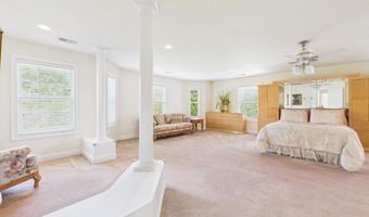 7801 RIDGEWOOD Dr, Annandale, VA 22003