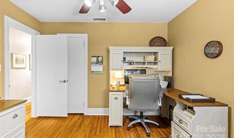 1460 Medford Dr, Charlotte, NC 28205