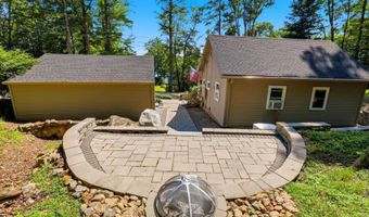 63 Lake Shore Dr, Barnstead, NH 03225