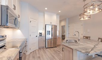 570 Linden Dr. 204, Arnolds Park, IA 51331