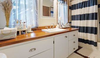 1073 Nanihoku Pl, Haiku, HI 96708