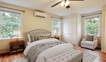130 Hope Hill Ter, Cranston, RI 02921
