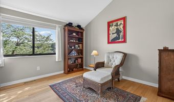 23 Harbour Vlg A, Branford, CT 06405