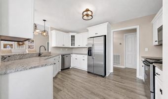 201 Elmwood Dr, Auburn, KY 42206