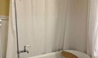 53 Congress St, Belfast, ME 04915