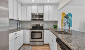 125 N LEE St Dh407, Alexandria, VA 22314