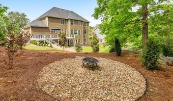 62 Applewood Ln, Acworth, GA 30101
