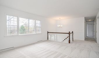 23 Oak Grove Rd, Brookfield, CT 06804