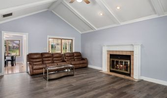 361 Country Woods Dr, Indianapolis, IN 46217