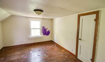 2020 Country Club Dr, Alton, IL 62002