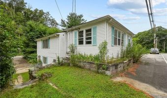 403 Commonwealth Ave, Warwick, RI 02886