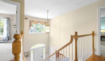 4 Monticello Dr, Amherst, NH 03031