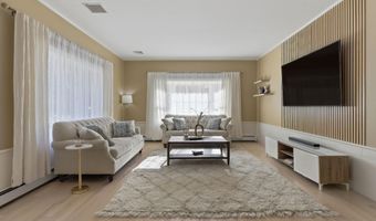 276 N Amherst Rd, Bedford, NH 03110