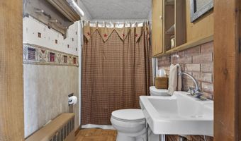 37 High St, Bradford, NH 03221