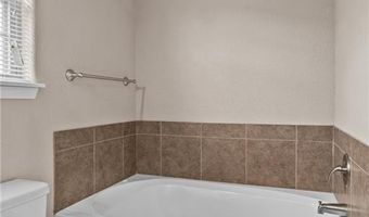 221 Regency Dr, Barling, AR 72923