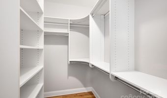 17 Bohemian Ln, Asheville, NC 28805