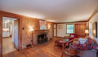 18 Plum Tree Rd, Amherst, MA 01002