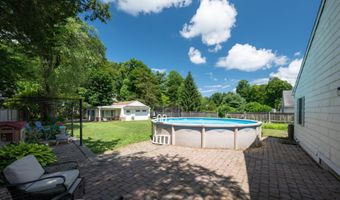 16 Cindy Ln, Bethel, CT 06801