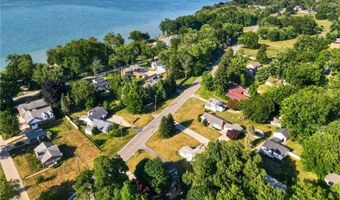3912 Lake Rd W, Ashtabula, OH 44004