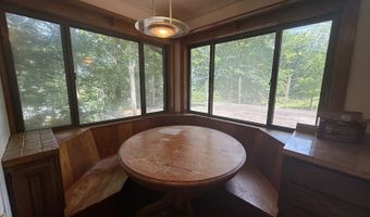6 Riverview Dr, Athens, OH 45701