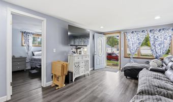 709 E GOODALL St, Appleton, WI 54915