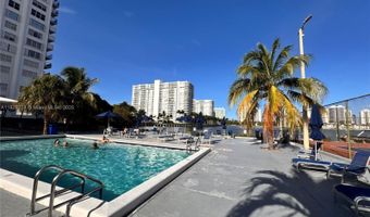 2750 NE 183rd St 2103, Aventura, FL 33160