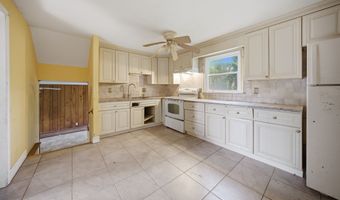 218 Woodland Ave, Bloomfield, CT 06002