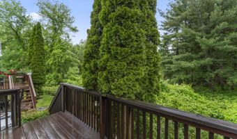 56 Pembroke Rd APT 11, Danbury, CT 06811