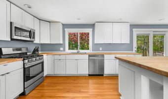 284 Bragg's Ln, Barnstable, MA 02630