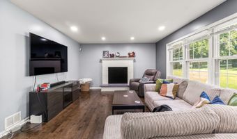 40233 N Lakeview Ave, Antioch, IL 60002