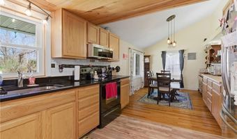 48 Overlea Rd, North Smithfield, RI 02896
