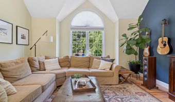 91 Seaverns Bridge Rd, Amherst, NH 03031