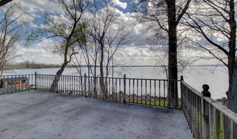 23 Mud Pt S, Alburgh, VT 05440