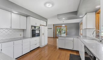 802 N Railroad St, Ainsworth, IA 52201