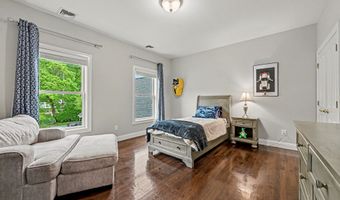 518 Hoyt St, Darien, CT 06820