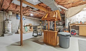 27 Country Hill Rd, Nashua, NH 03063