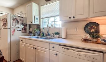 318 Earl King St, Apalachicola, FL 32320