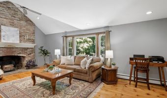 17 Candlewood Dr, Amherst, NH 03031