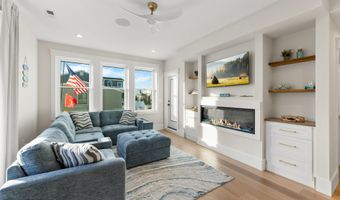 18 Mea Ln, Beach Haven, NJ 08008