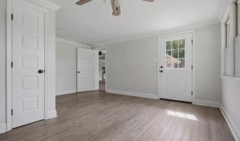 1009 Summit Dr, Albany, GA 31707