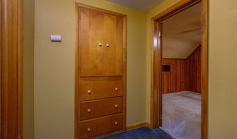 2035 Thornhill Dr, Akron, OH 44313