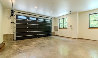 21054 E Country Club Rd, Brightwood, OR 97011