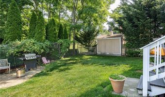 12 Ellen St, Bristol, RI 02809