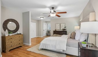 318 Algonquin Dr, Ballwin, MO 63011