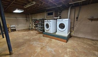 713 Mcgrath Pond Rd, Belgrade, ME 04917