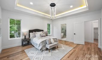 910 Everett Pl, Charlotte, NC 28205