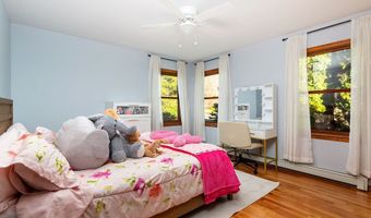 8 Phoebee Ln, Brookfield, CT 06804