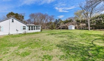 91 Hedges Ln, Amagansett, NY 11937