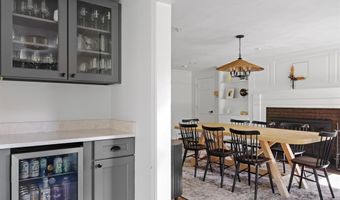 320 Stone Ridge Dr, East Greenwich, RI 02818